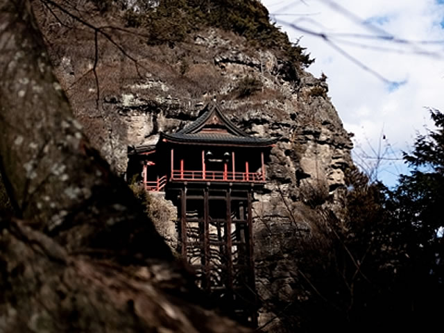 布引観音 釈尊寺 長野県の寺 岩のパワースポット 開運スタークローラー